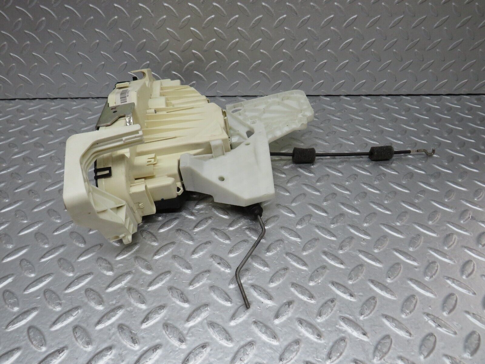 35234 Mercedes-Benz W221 Front Left Door Lock Mechanism 2217202735