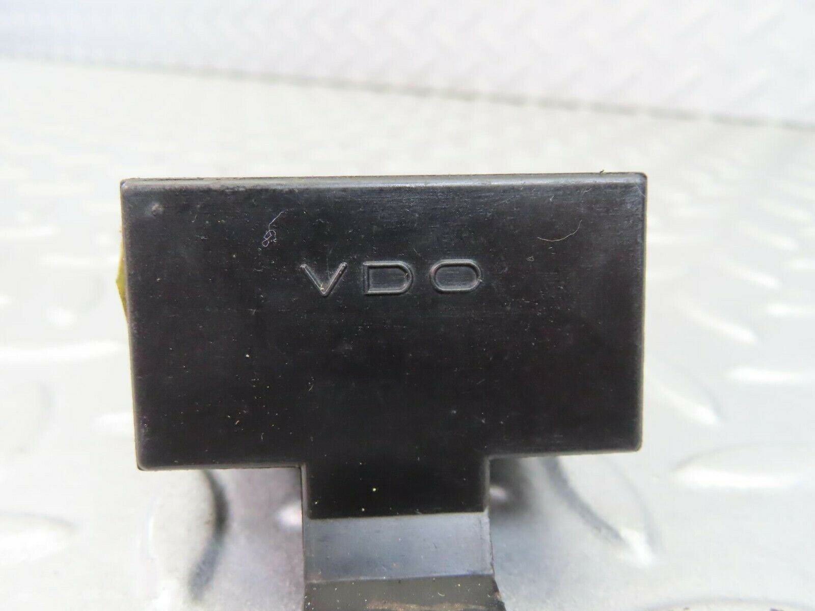 8207 Mercedes-Benz C107 Heated Window Relay 1078200110