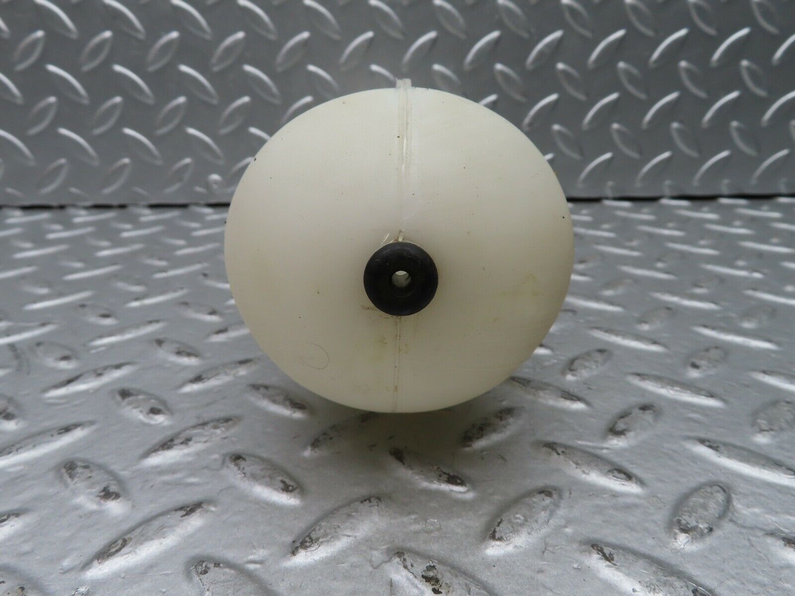 21454 Mercedes-Benz W126 300SE Vacuum Reservoir Tank