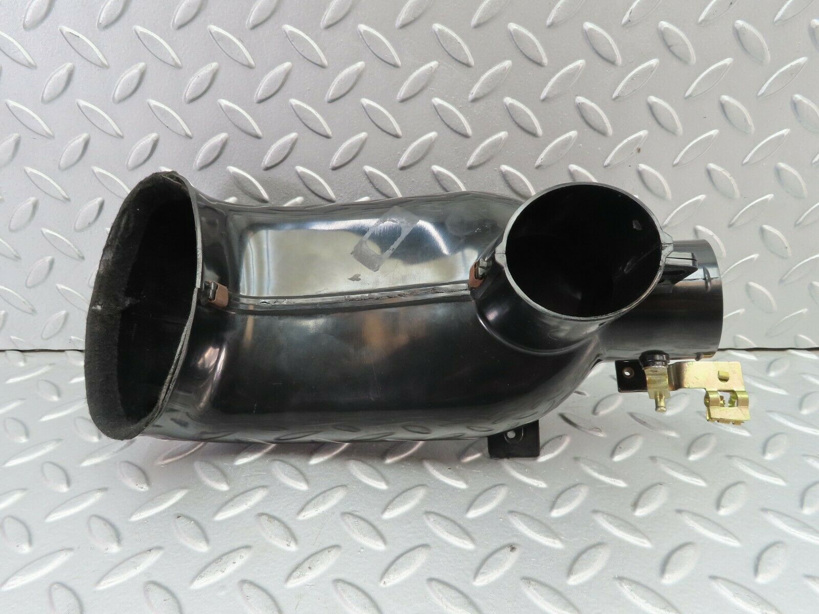 7217 Mercedes-Benz C107 350SLC Coupe Heater Air Duct Left