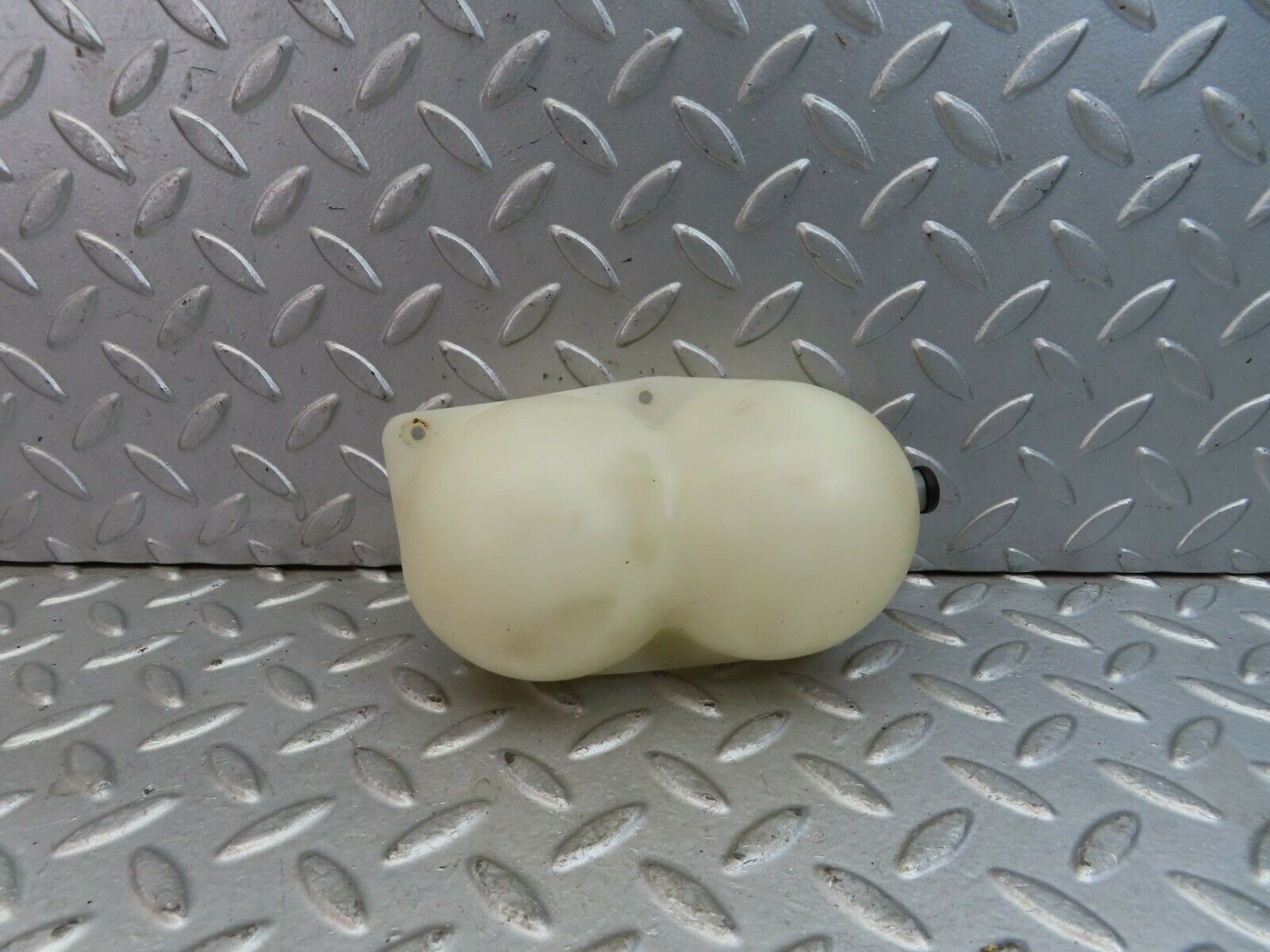 9614 Mercedes-Benz C123 280CE Coupe Vacuum Reservoir