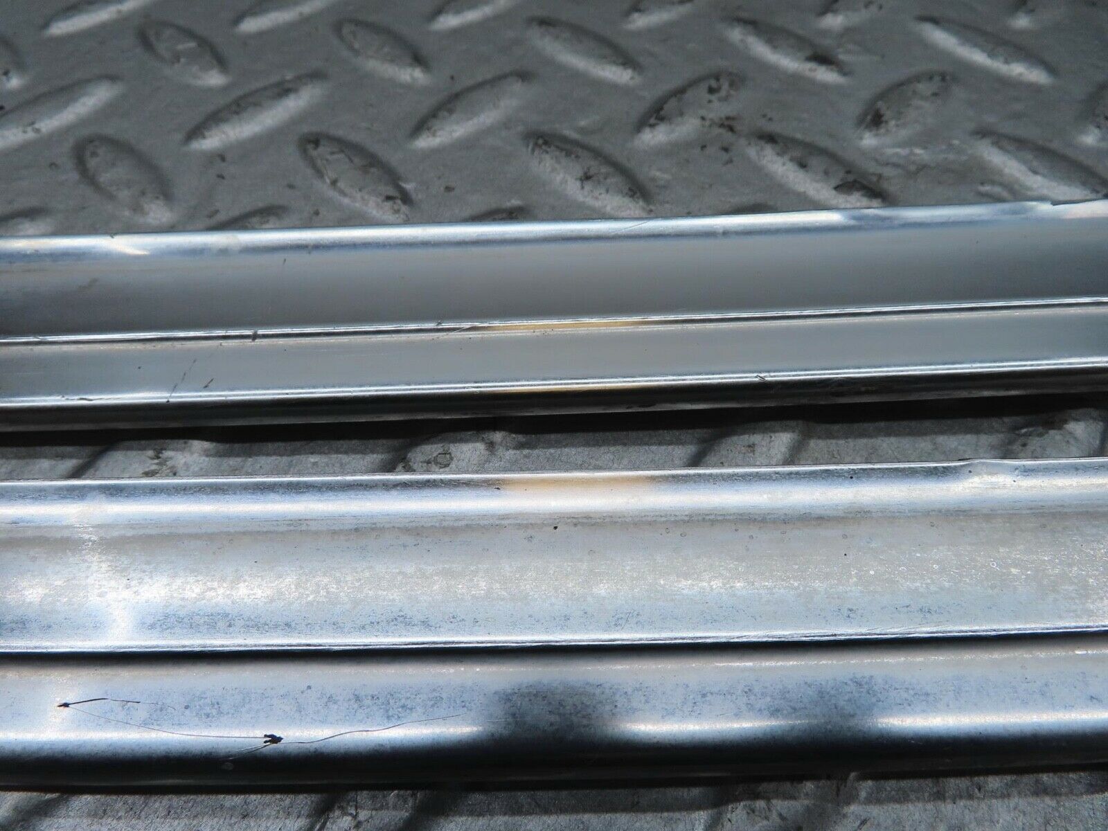 13277 Mercedes-Benz W111 220S Rear Windscreen Chrome Frame