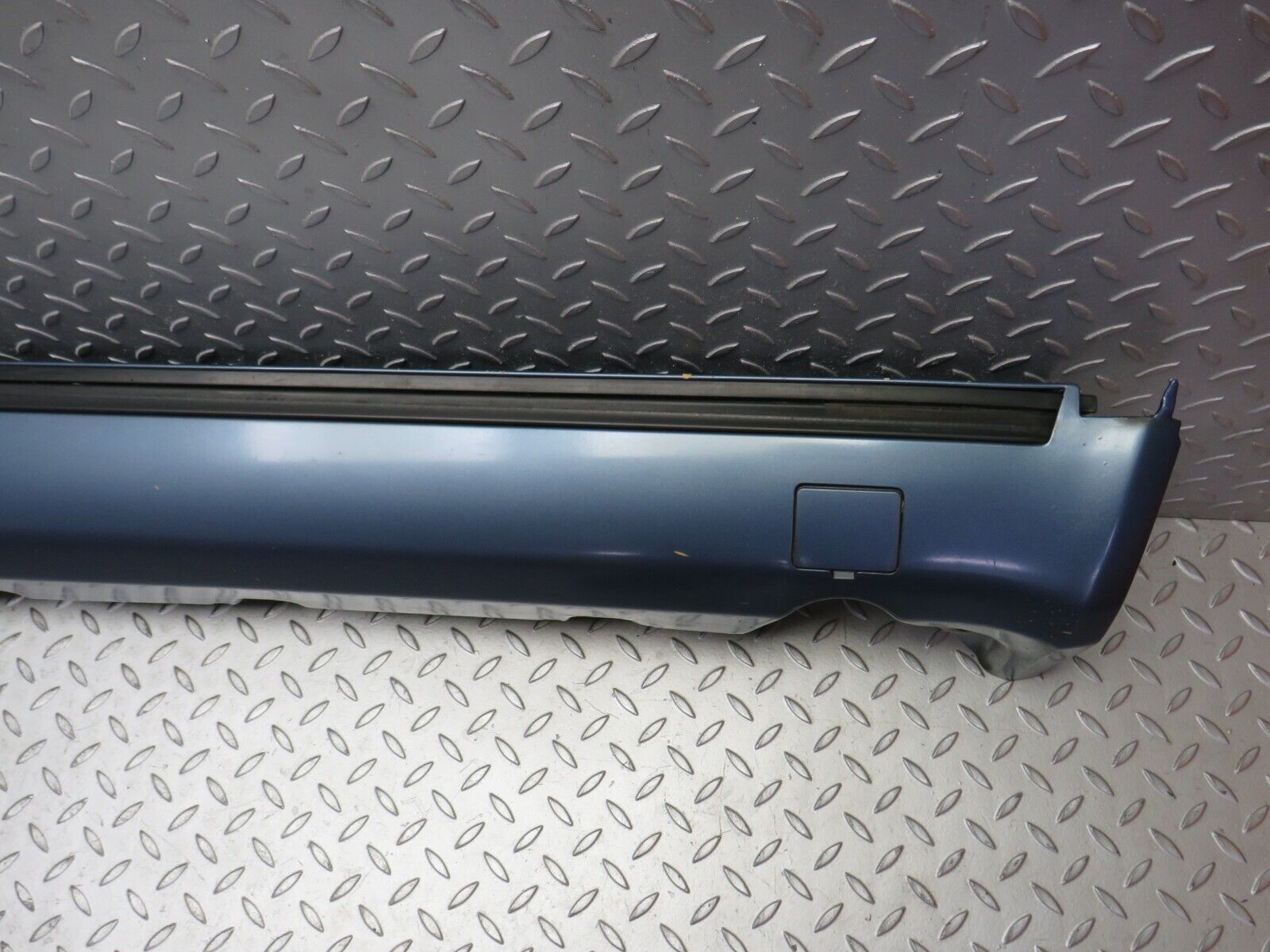 31917 Mercedes-Benz S124 220TE Wagon Side Skirt Left Side 1246902340