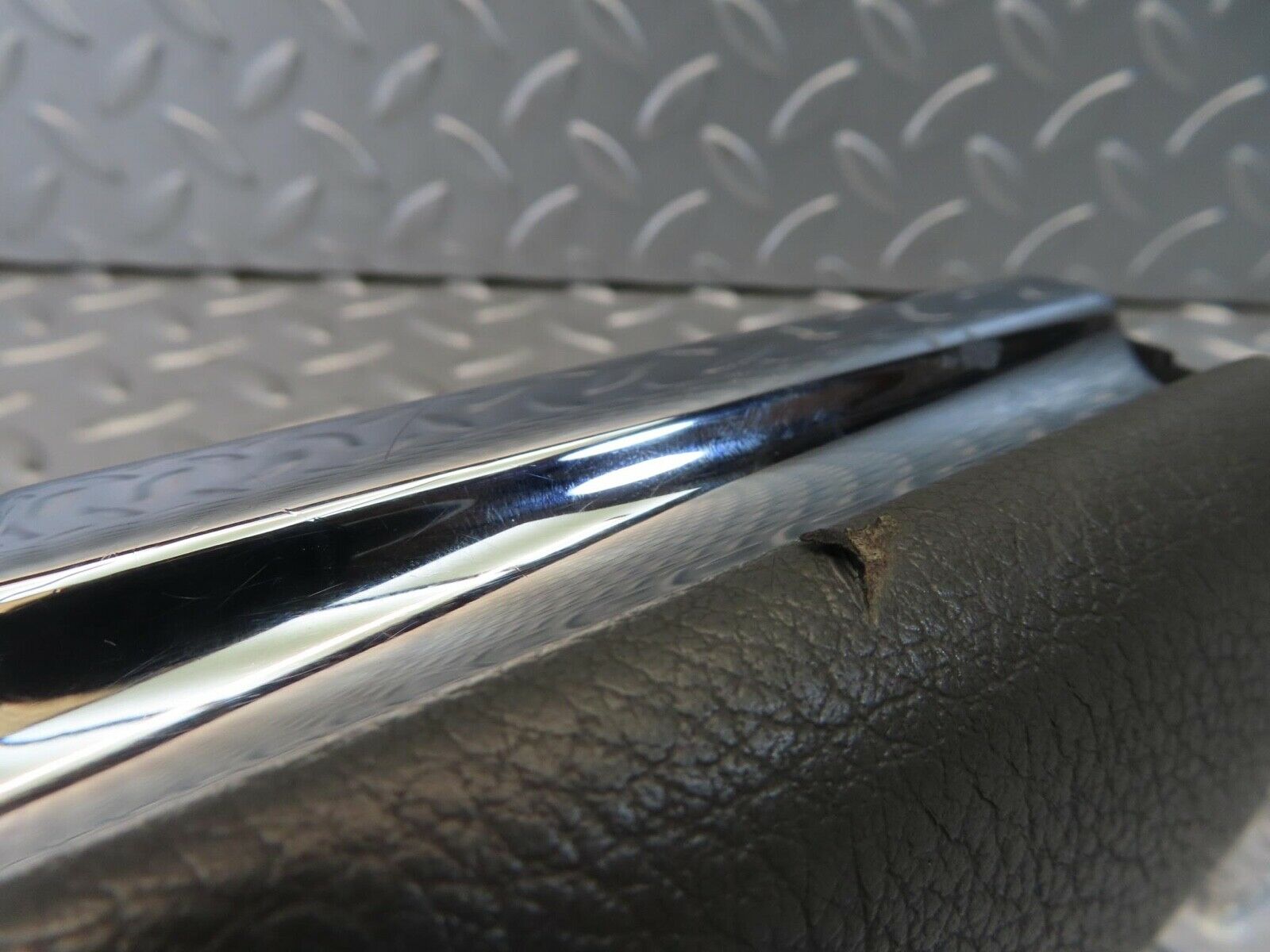 11123 Mercedes-Benz W221 S320 Ashtray Rear Right Door 81272002