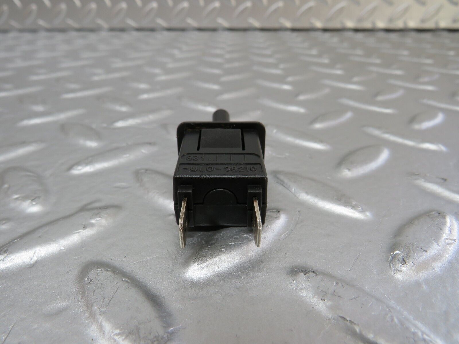 25526 Mercedes-Benz W123 200 Glove Box Light Switch 0008213252