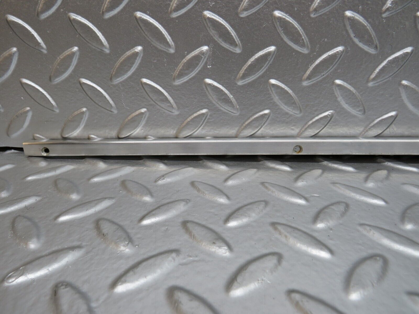 27000 Mercedes-Benz W123 240D Sunroof Chrome Trim