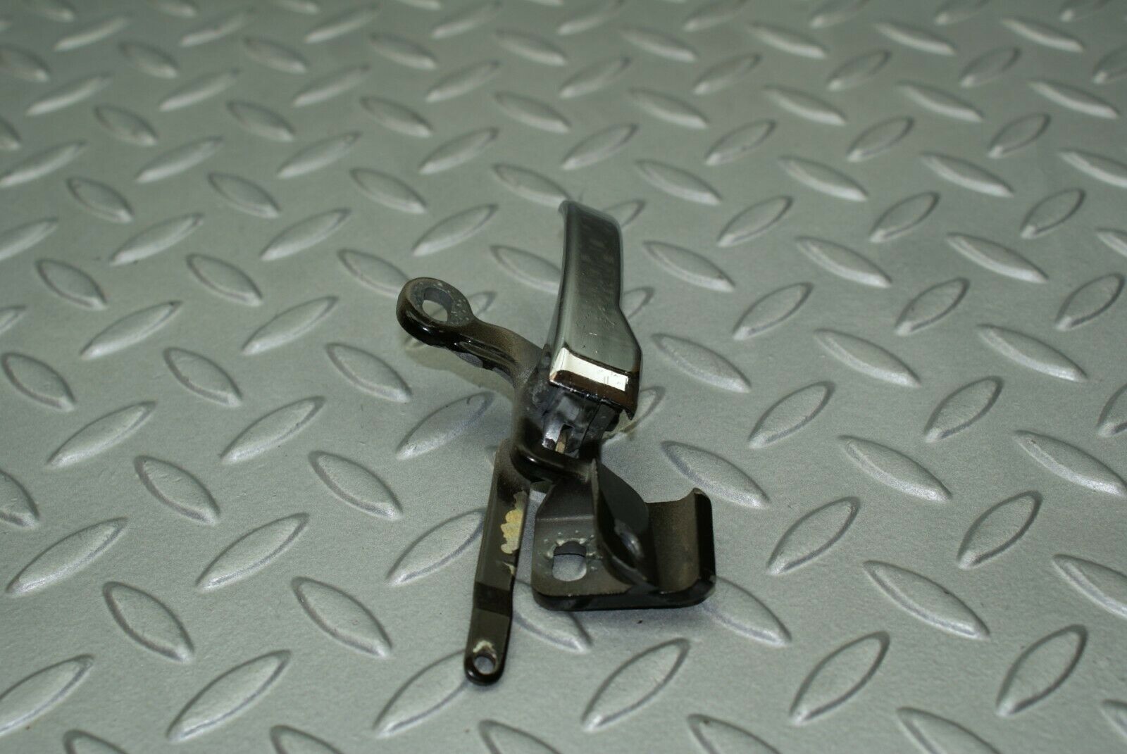 3233 Mercedes-Benz W115 220D Chrome Door Handle Right 1157660219