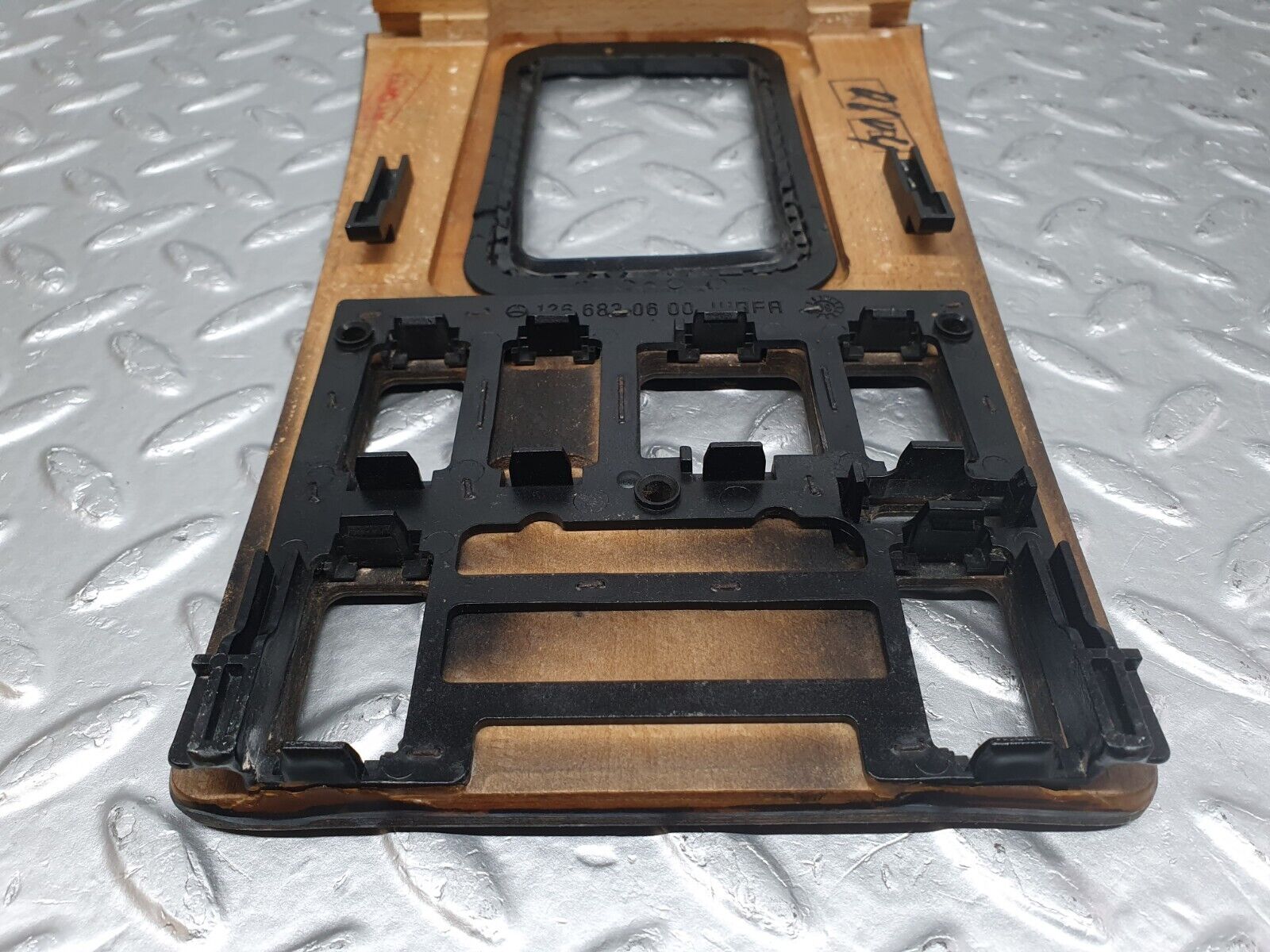 40921 Mercedes-Benz W126 300SE Centre Console Wood Panel 1266830157