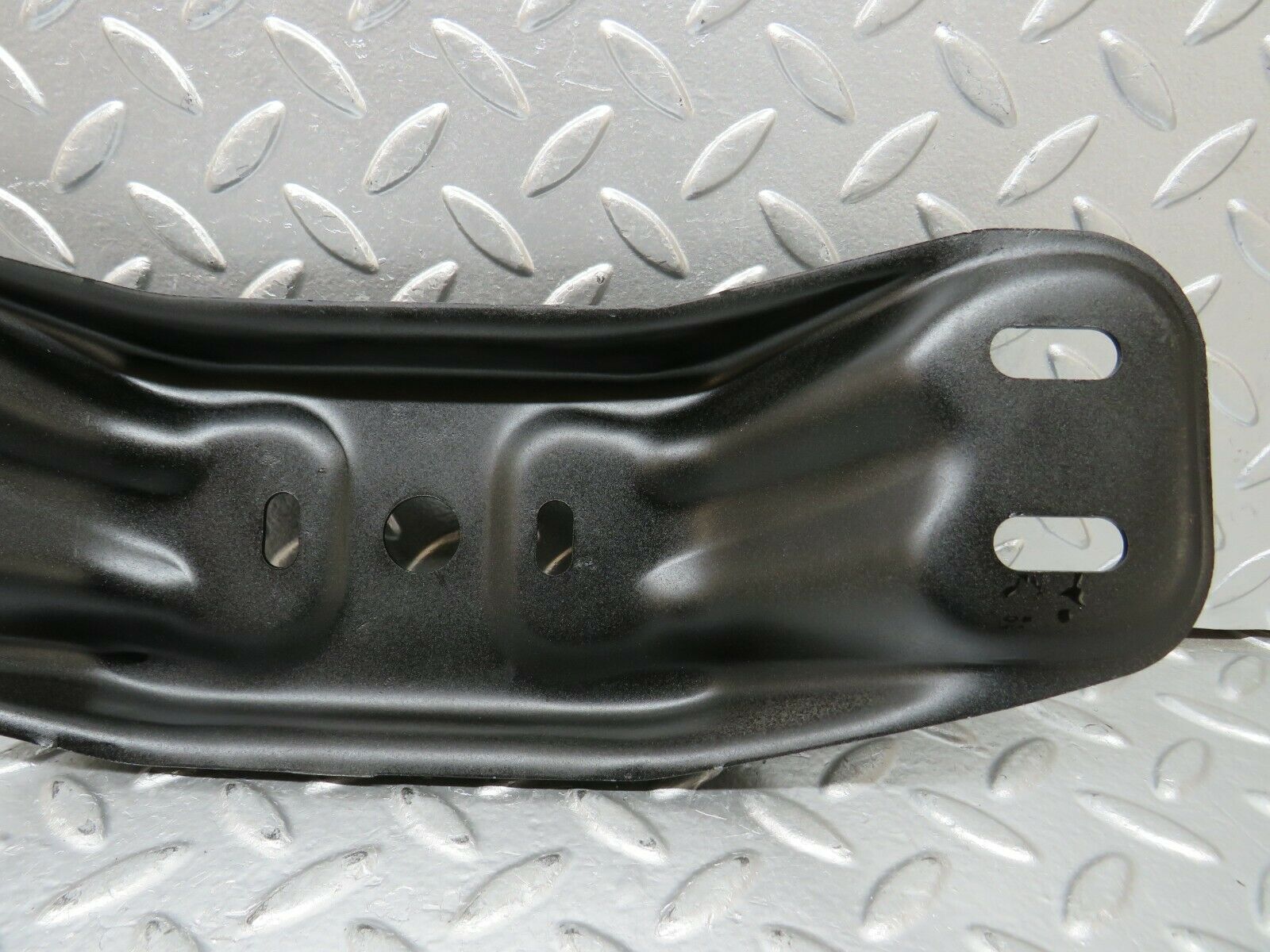 24349 Mercedes-Benz S124 220TE Wagon Gearbox Mount Bracket Holder