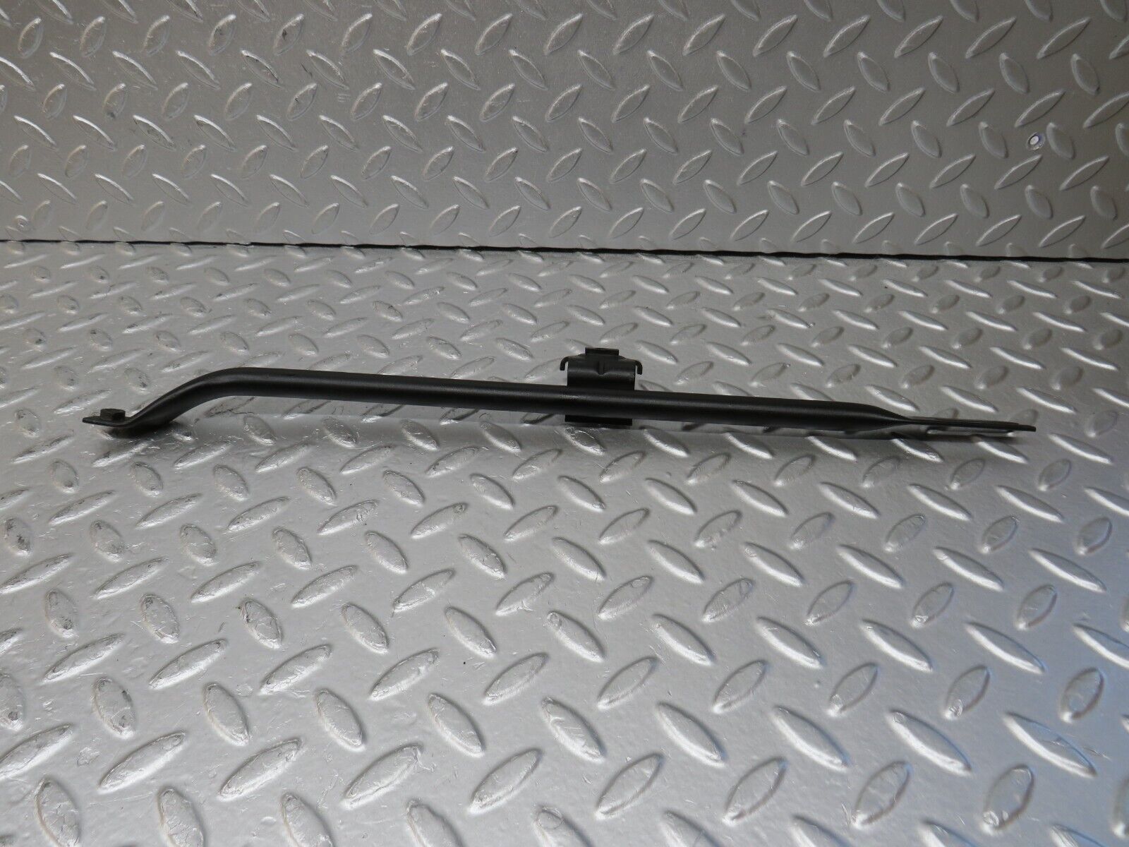 34604 Mercedes-Benz C126 380SEC Coupe Horn Bracket