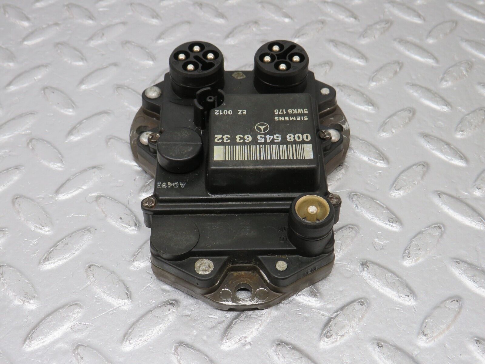 38831 Mercedes-Benz W201 190E 2.6L Ignition Control Unit Bosch 0085456332