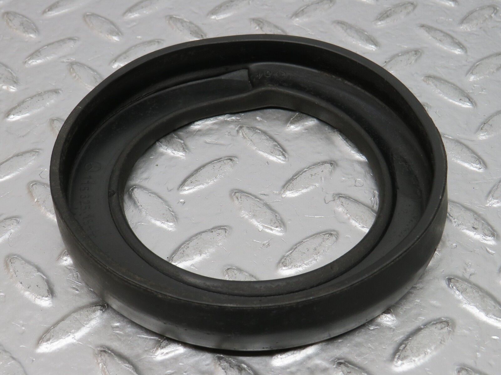 0804 Mercedes-Benz C107 350SLC Coupe Rubber Buffer Suspension Rear 1153251544