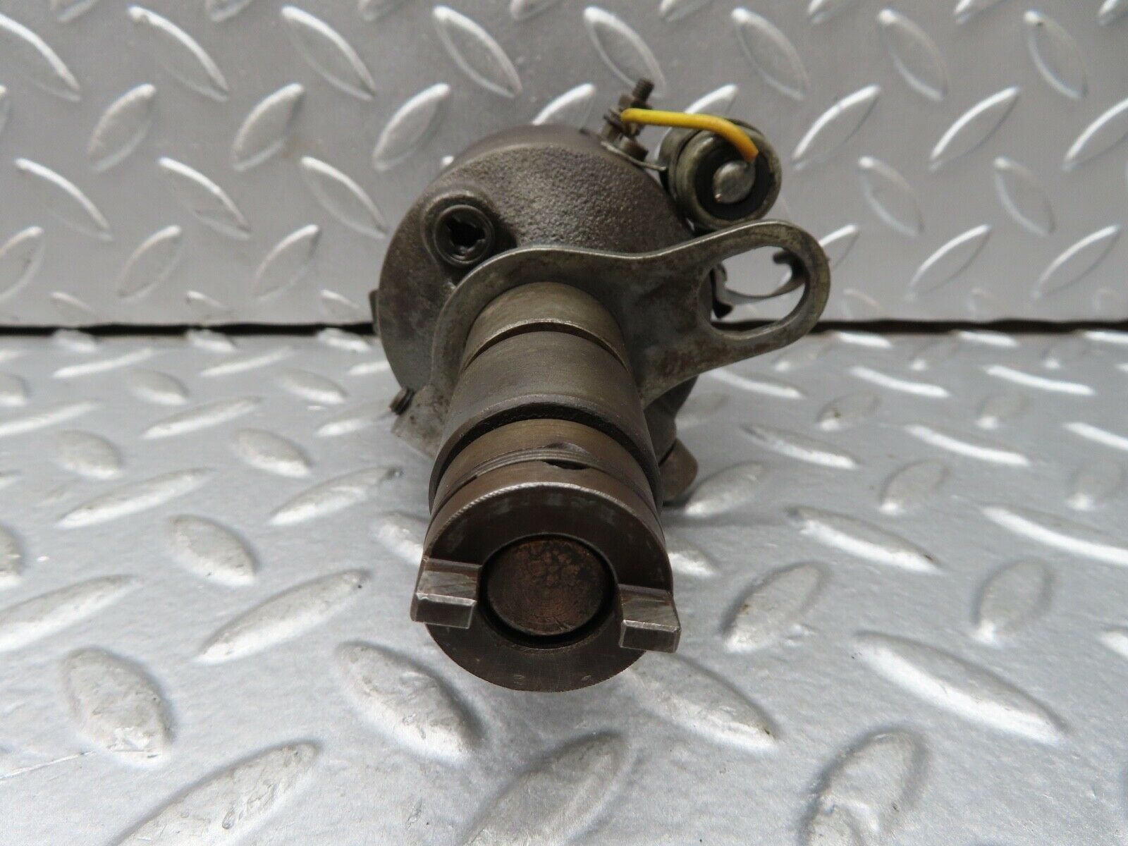 18742 Mercedes-Benz W120 W121 Ponton Ignition Distributor Bosch VJUR4BR27T