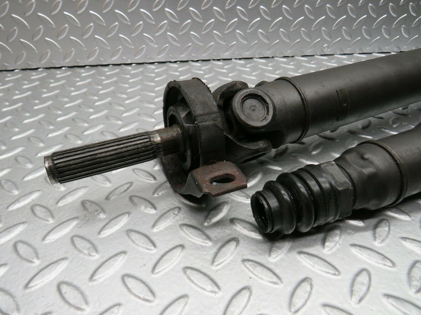 22537 Mercedes-Benz C124 E220 Coupe Cardan Shaft Prop Shaft