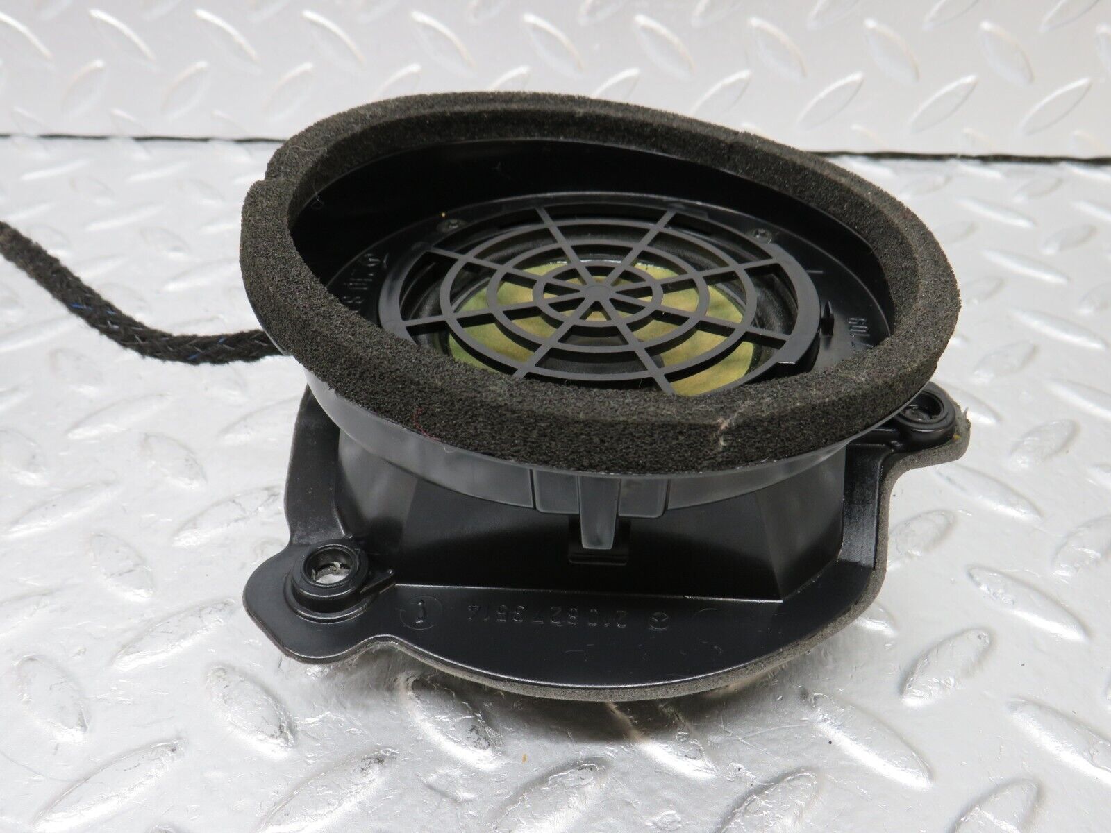 34723 Mercedes-Benz W210 320E Rear Left Door Speaker 2108273914 2108273514