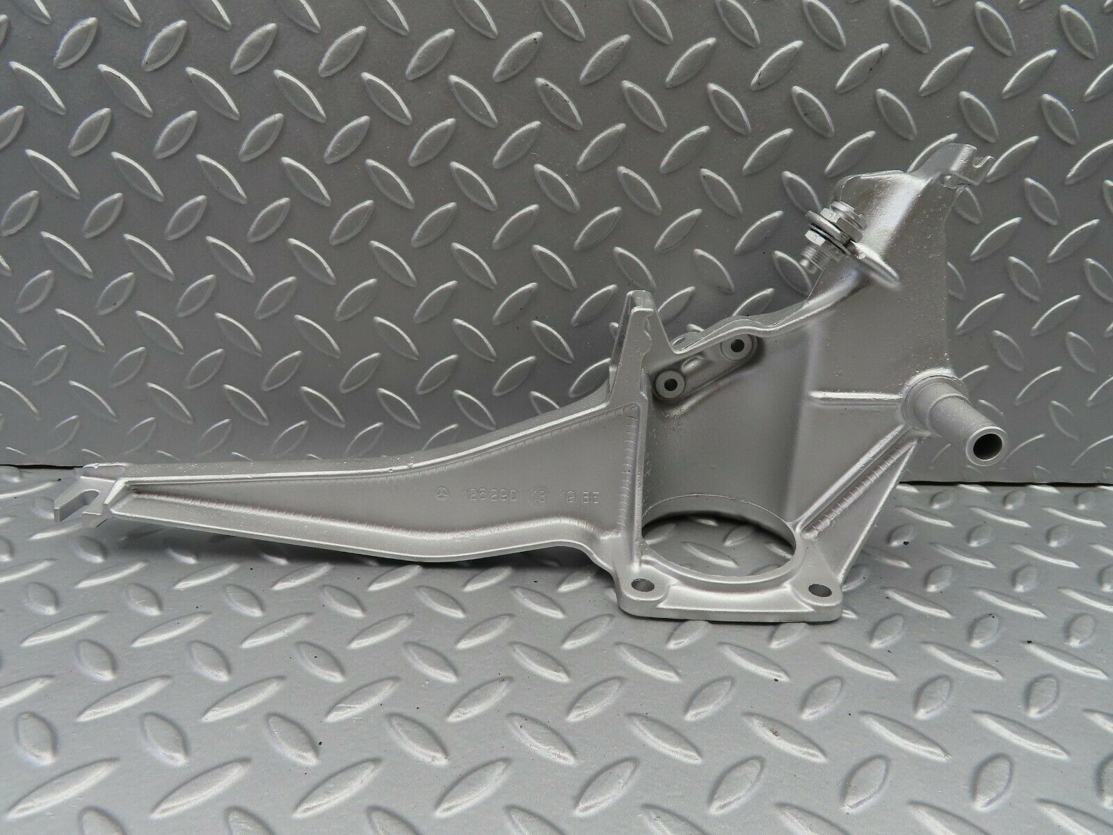 6401 Mercedes-Benz W126 380SE Brake Pedal Bracket 1262901819