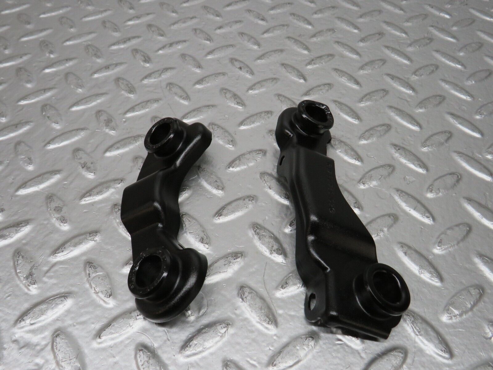 25283 Mercedes-Benz W201 190D Intake Manifold Bracket Cable Holder 6010940841