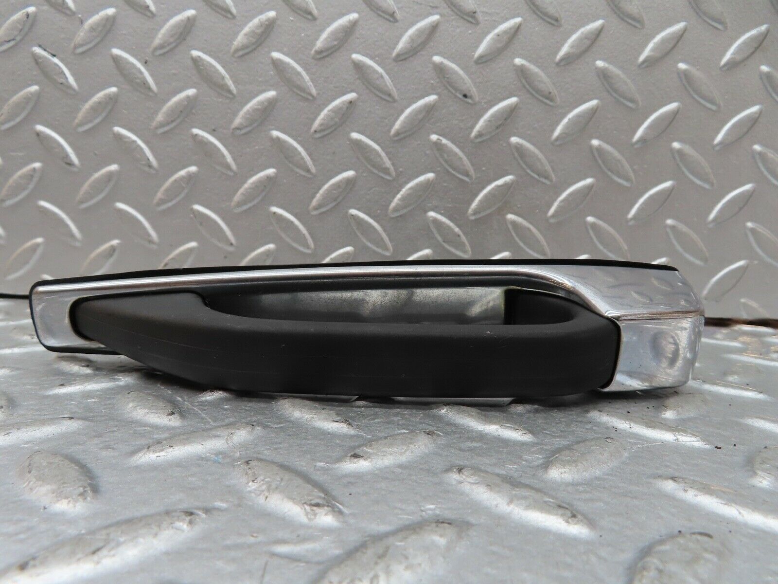 19151 Mercedes-Benz W123 300D Rear Exterior Door Handle 1237600359