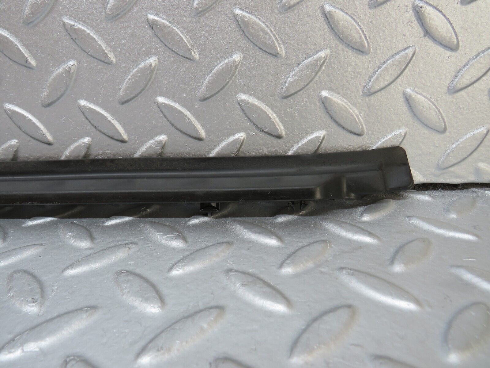 35259 Mercedes-Benz W221 Rear Left Door Lower Seal Trim 2216900362