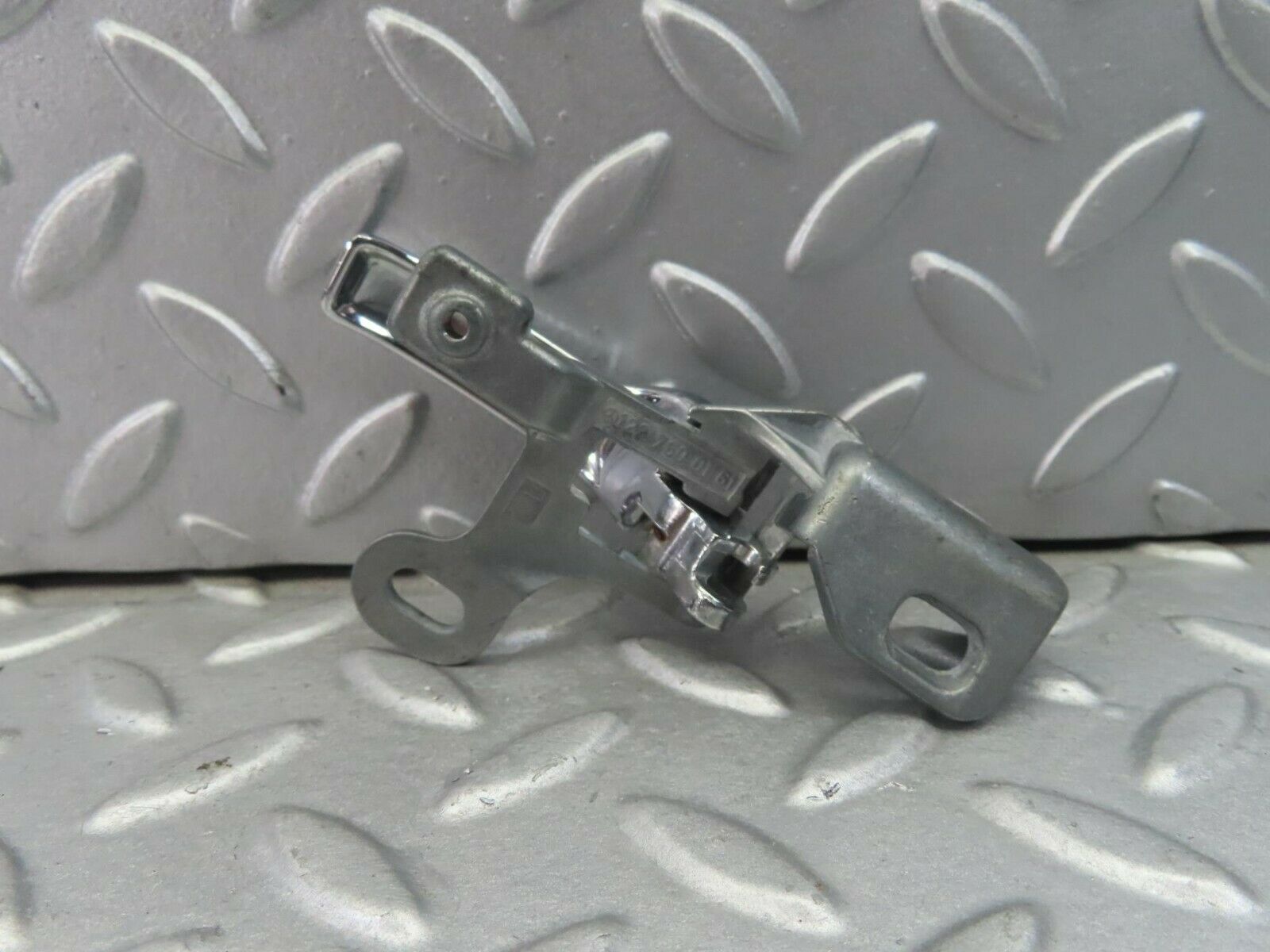 8276 Mercedes-Benz W123 Left Interior Door Handle 1237600161