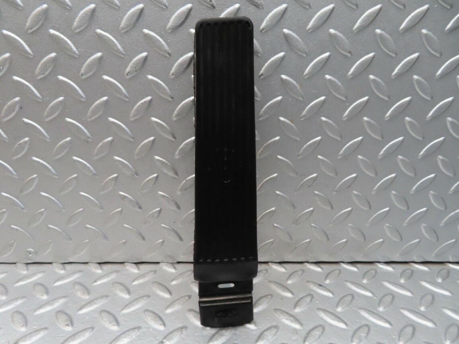 15441 Mercedes-Benz W123 230E Accelerator Pedal With Rubber 1233010082