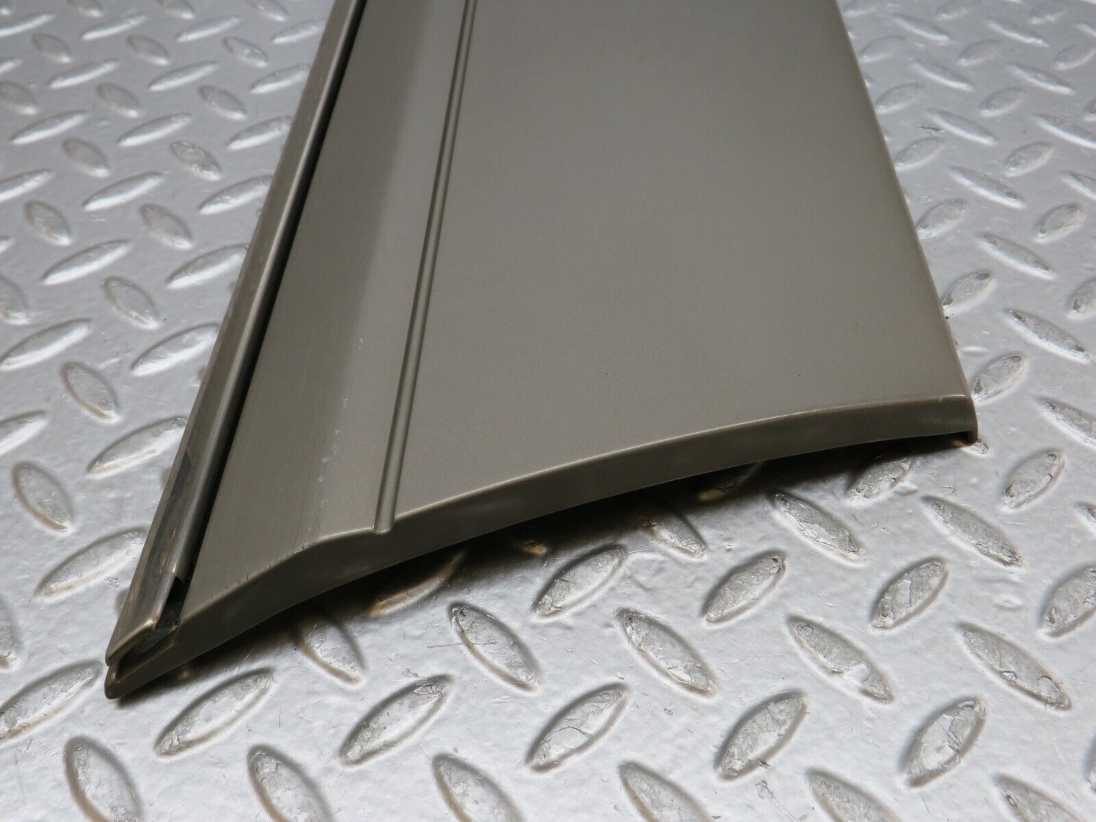 35965 Mercedes-Benz W126 420SE Rear Right Door Moulding Trim 1266904040