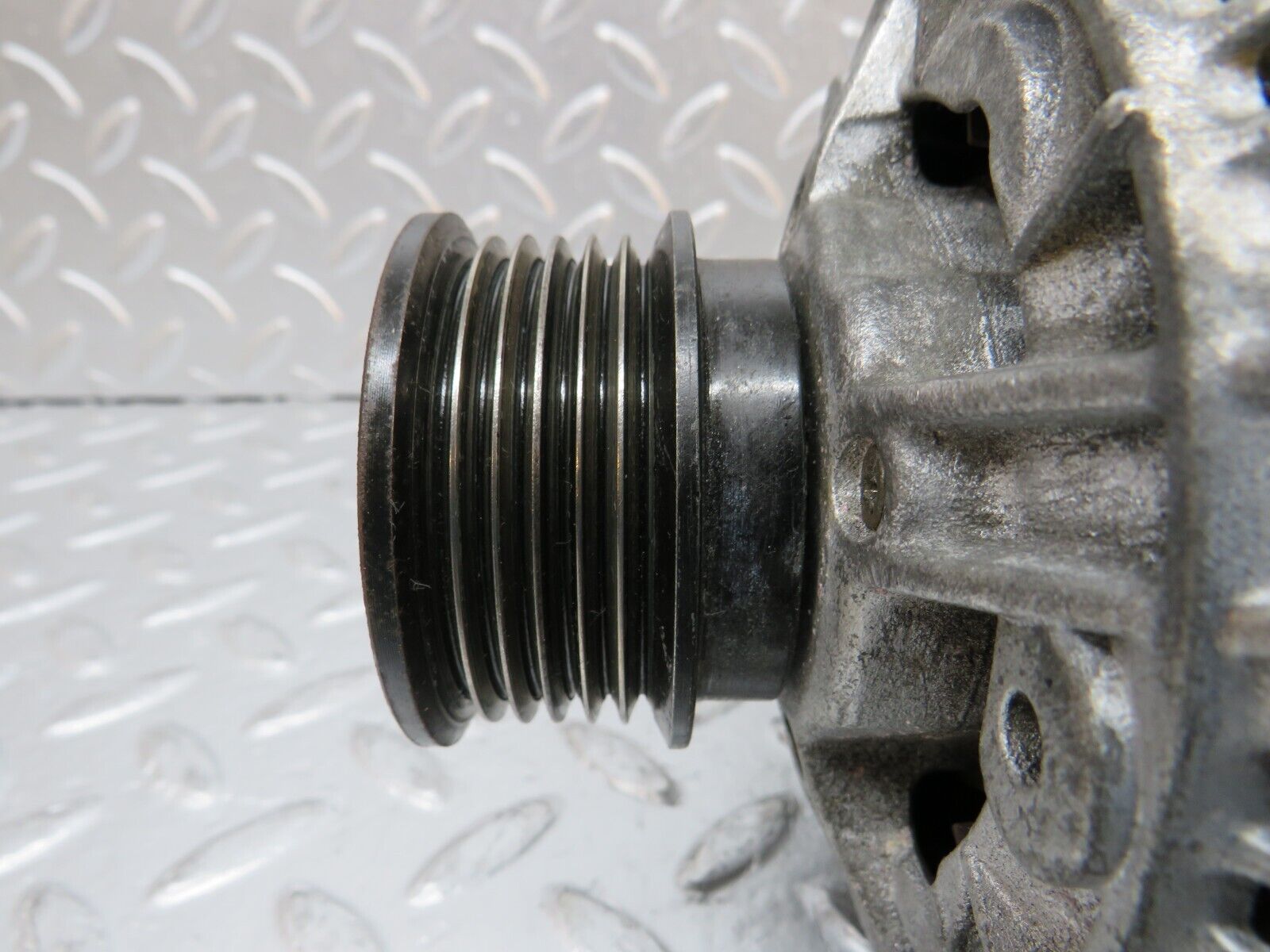 31726 Mercedes-Benz W201 190LE 1.8L Alternator Generator 120485022