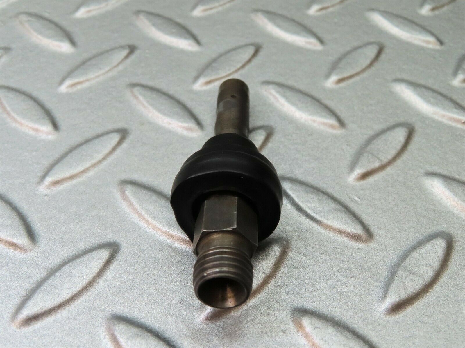 4425 Mercedes-Benz W123 230E Fuel Injector Bosch 0437502010