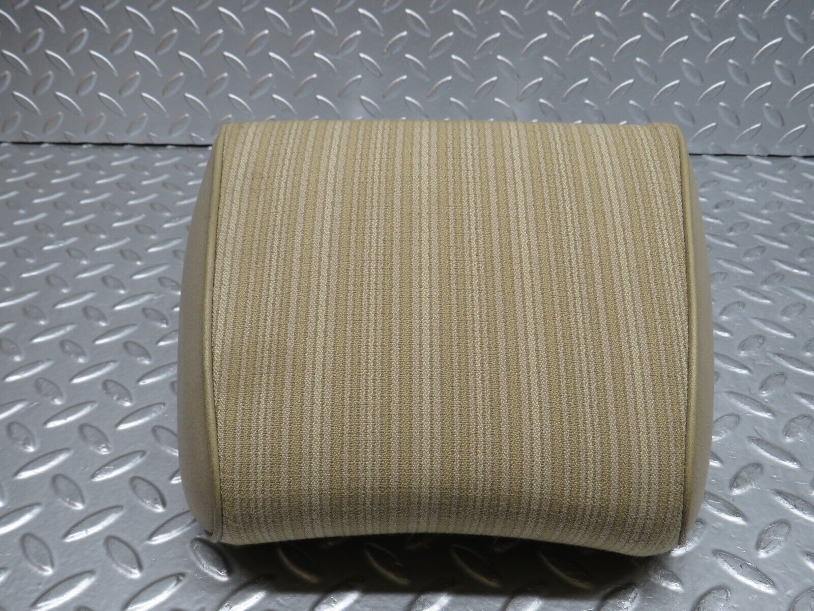 29384 Mercedes-Benz W124 230E Front Right Seat Headrest