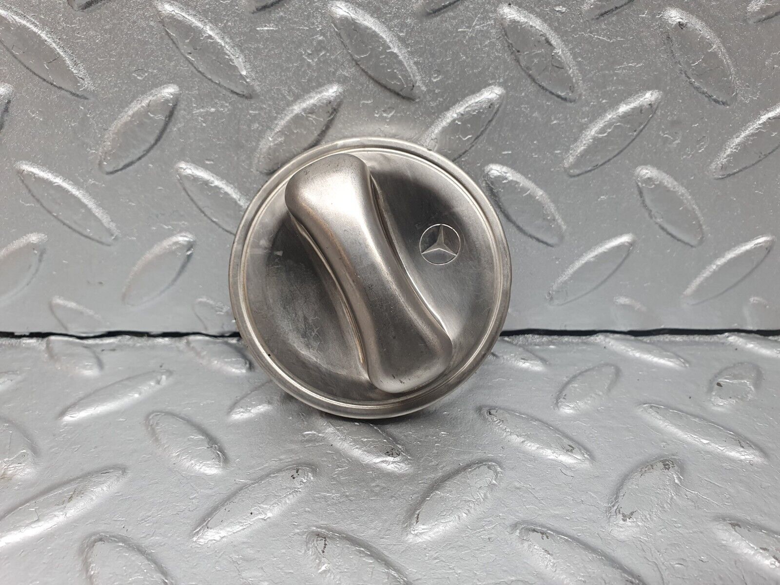 40919 Mercedes-Benz W126 300SE Fuel Tank Cap 1244700005