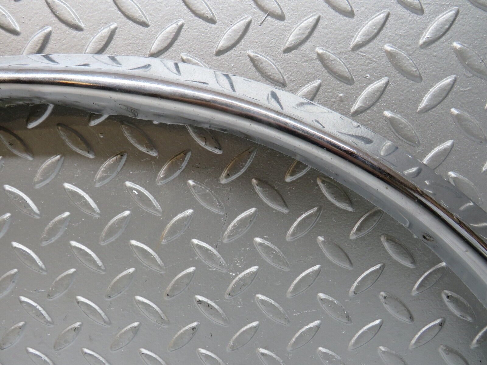 28181 Mercedes-Benz W123 280E Wheel Arch Chrome Fender Wing Trim Rear Left