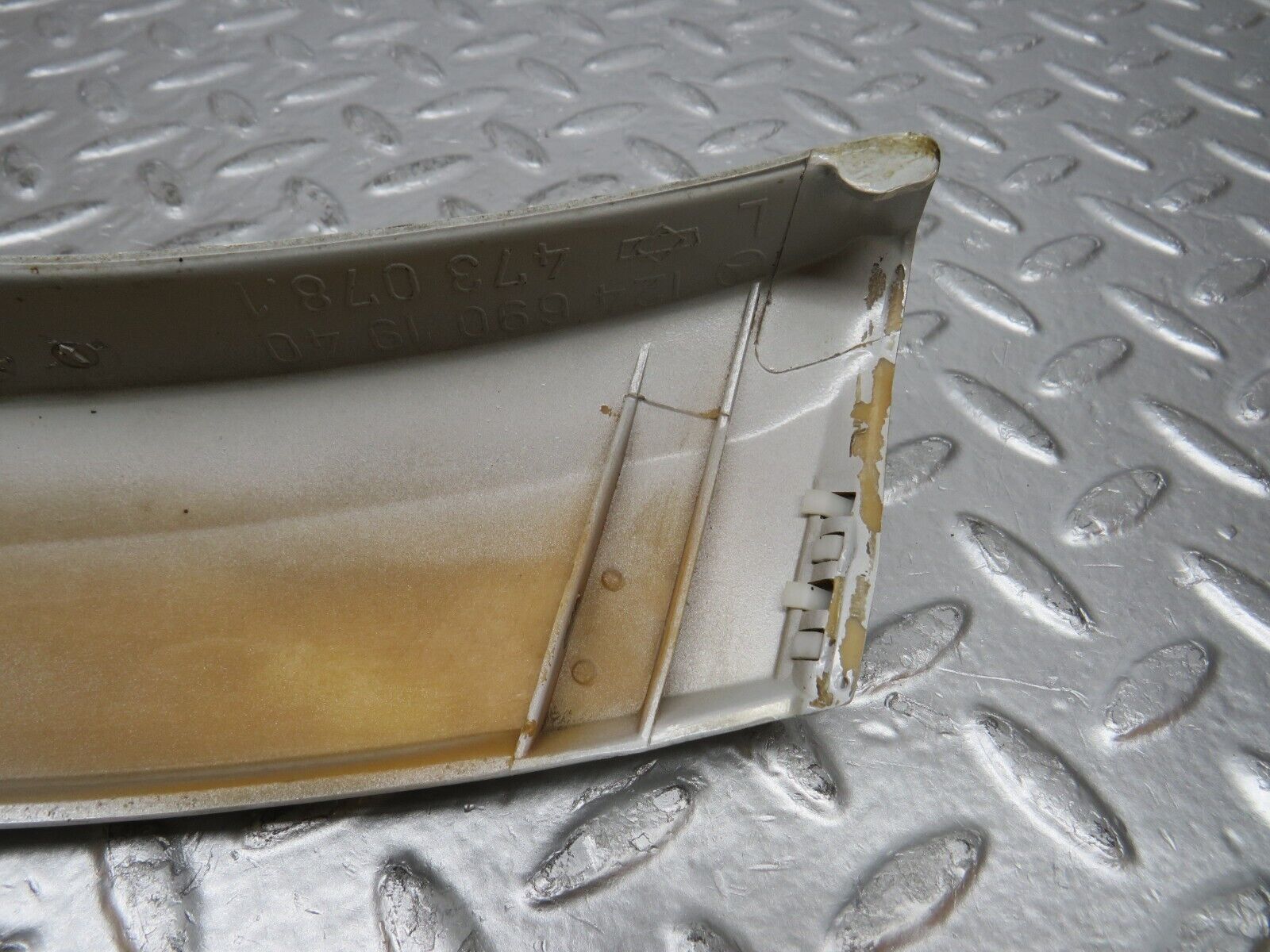 30406 Mercedes-Benz W124 230E Rear Left Fender Wing Lower Moulding Trim 1246901940