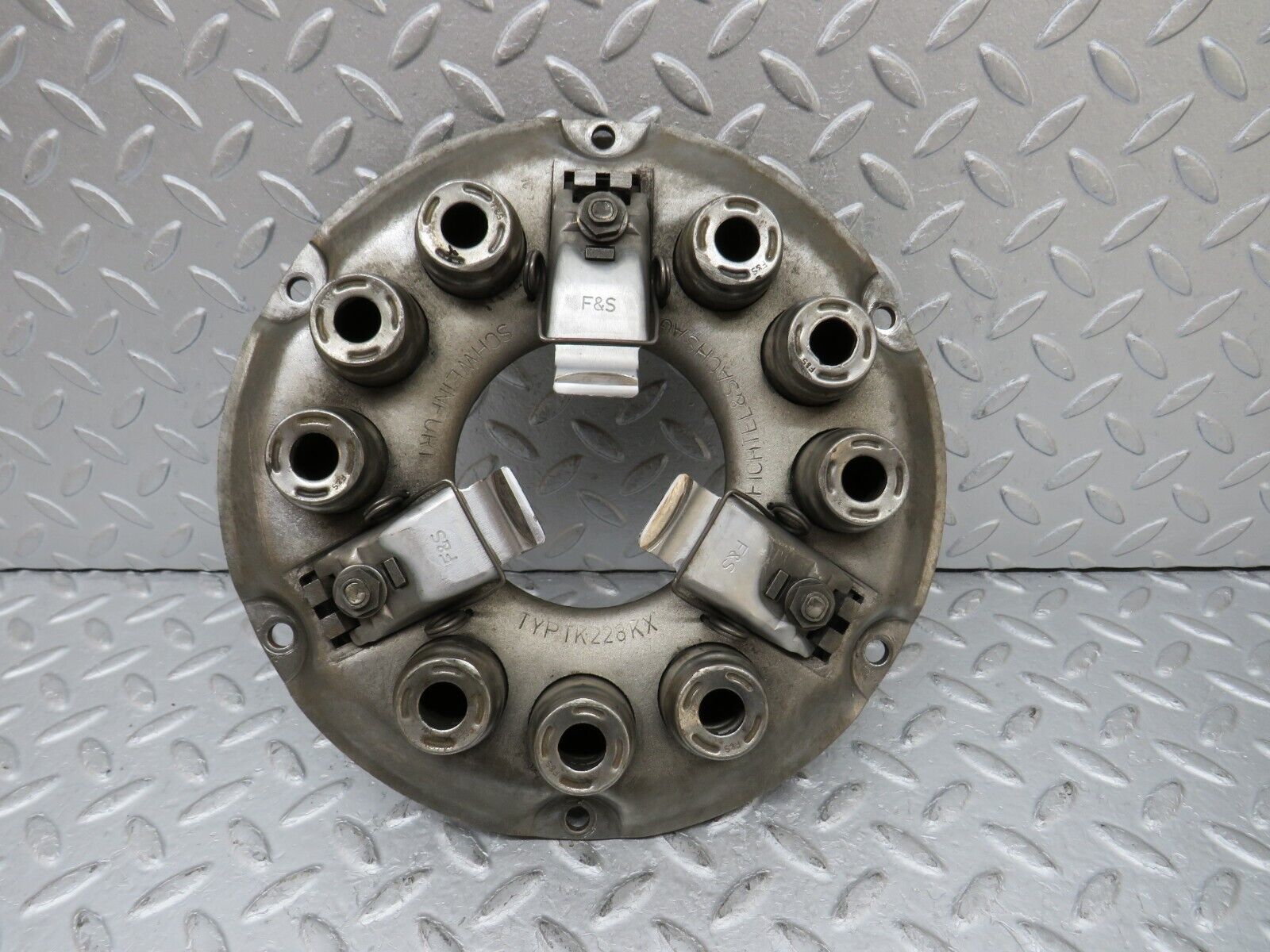 35920 Mercedes-Benz 240D OM616.912 Clutch Pressure Plate YK228KX