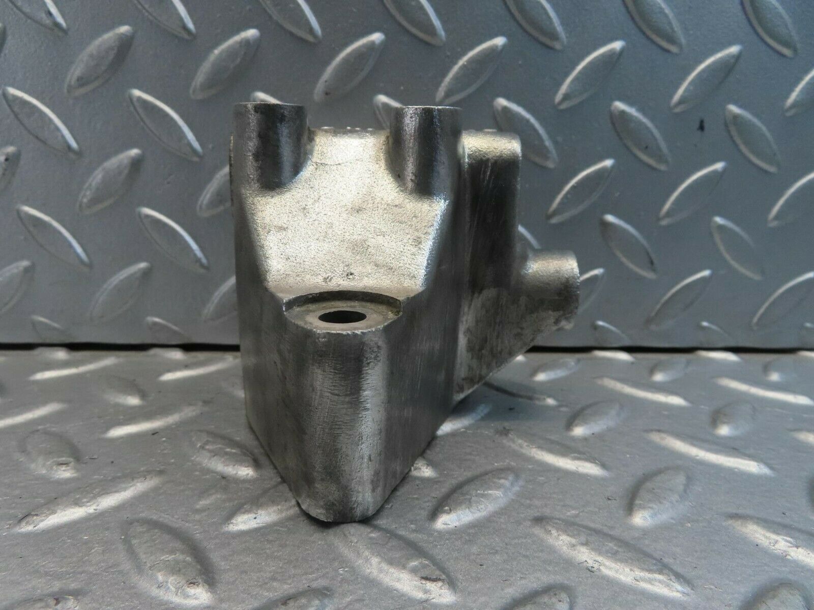 11470 Mercedes-Benz C123 230CE Coupe Alternator Holder Bracket 1021550135