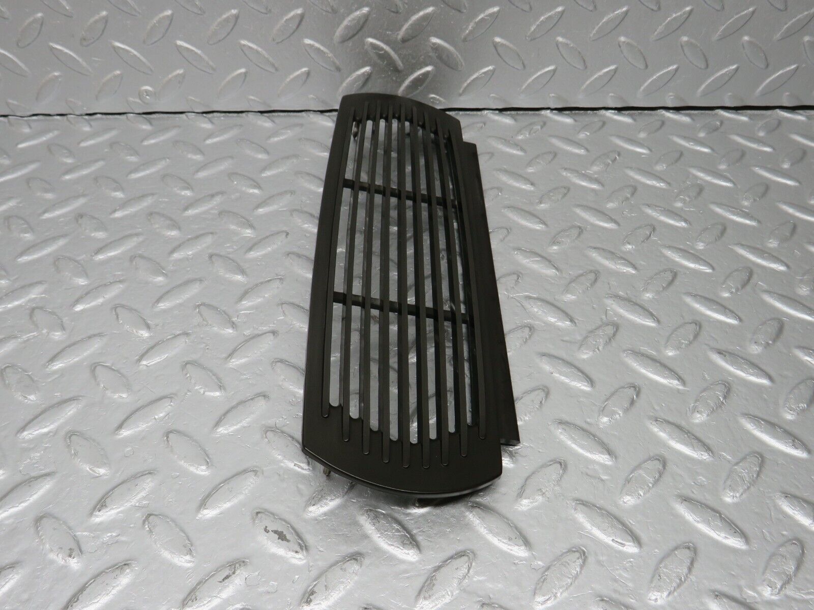 40324 Mercedes-Benz W110 230 Dashboard Speaker Cover