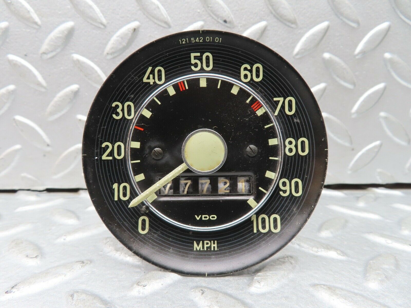 18984 Mercedes-Benz W121 190b Ponton Speedometer VDO 1215420101