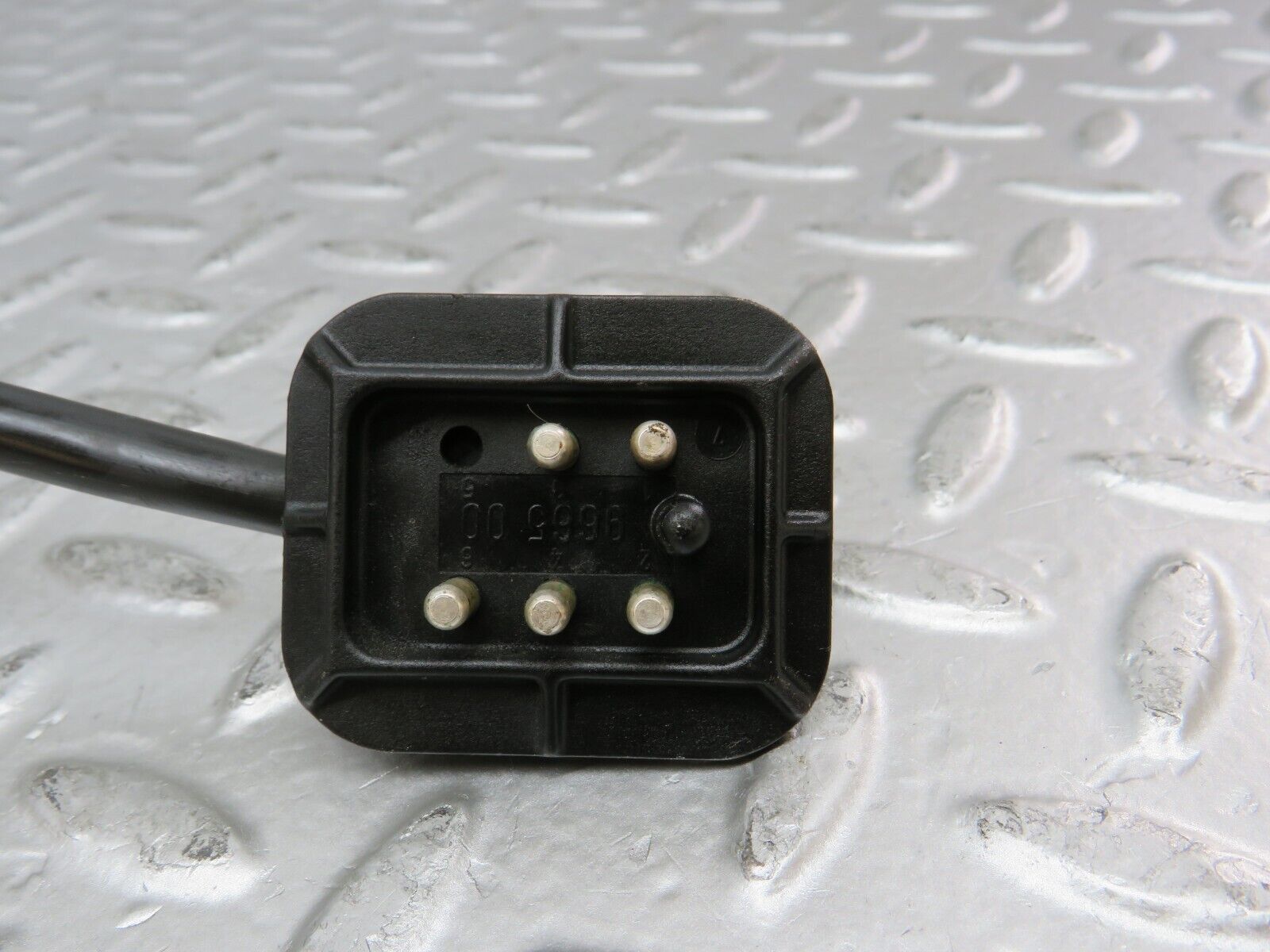 26330 Mercedes-Benz W116 450SE Wiper Motor Bosch 0390341077