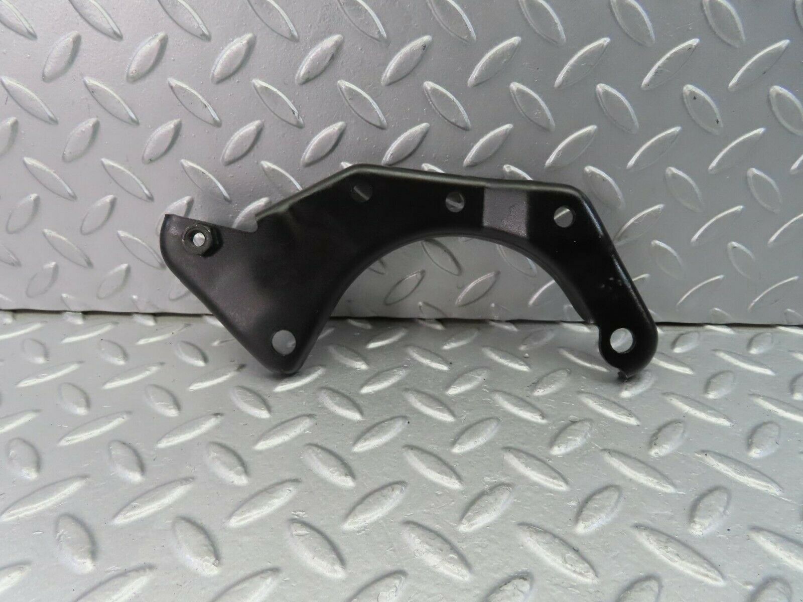 10583 Mercedes-Benz W201 190E Power Steering Pump Bracket