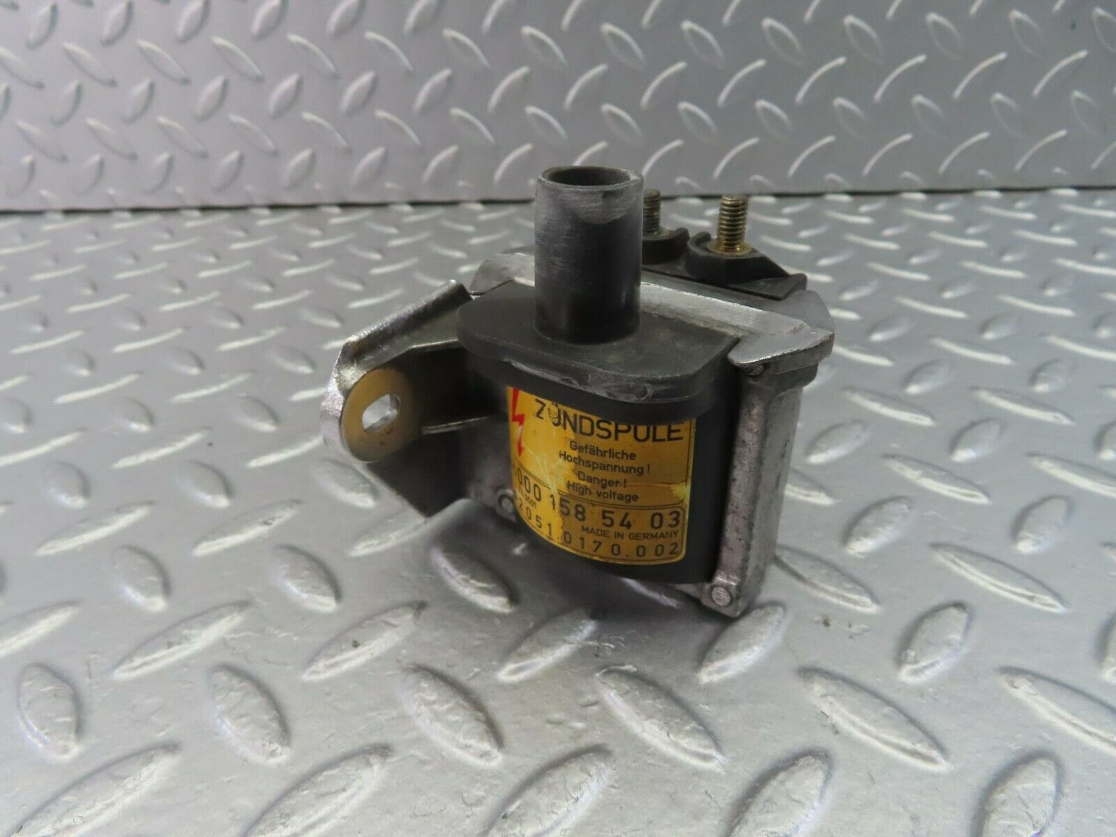 10519 Mercedes-Benz W201 190E Ignition Coil 0001585403