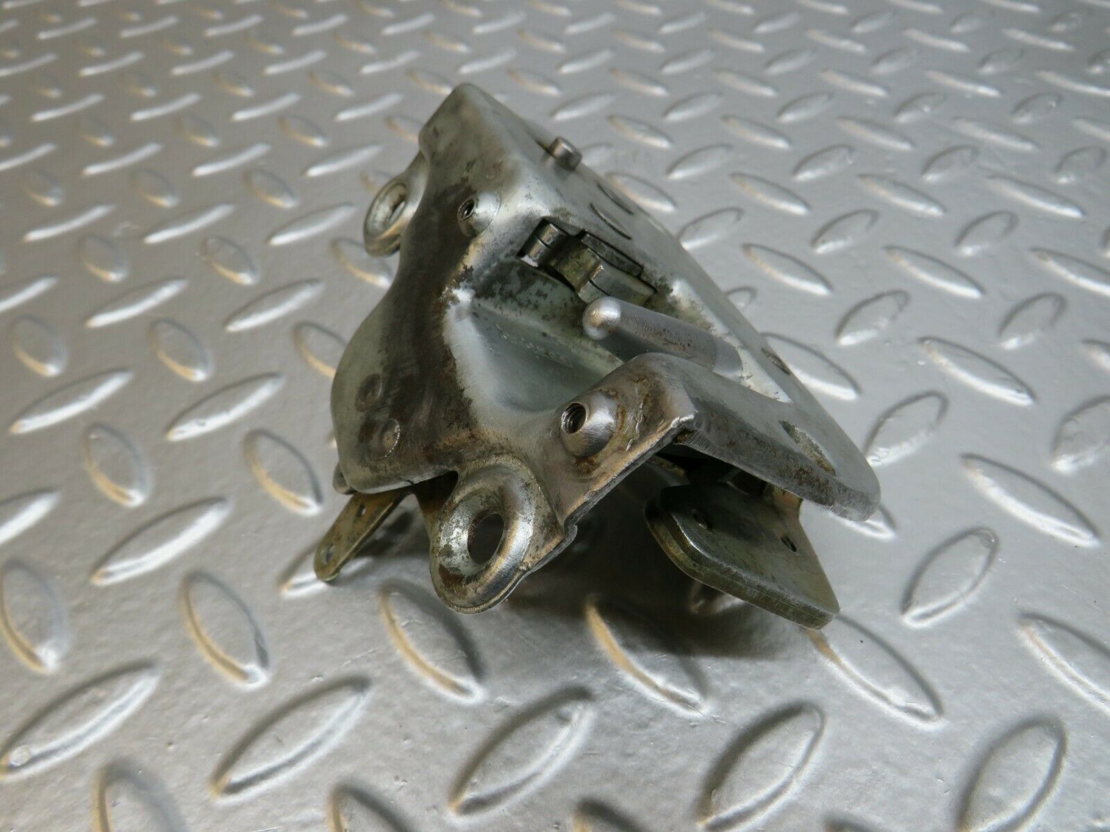 24572 Mercedes-Benz W108 Rear Left Door Lock Mechanism