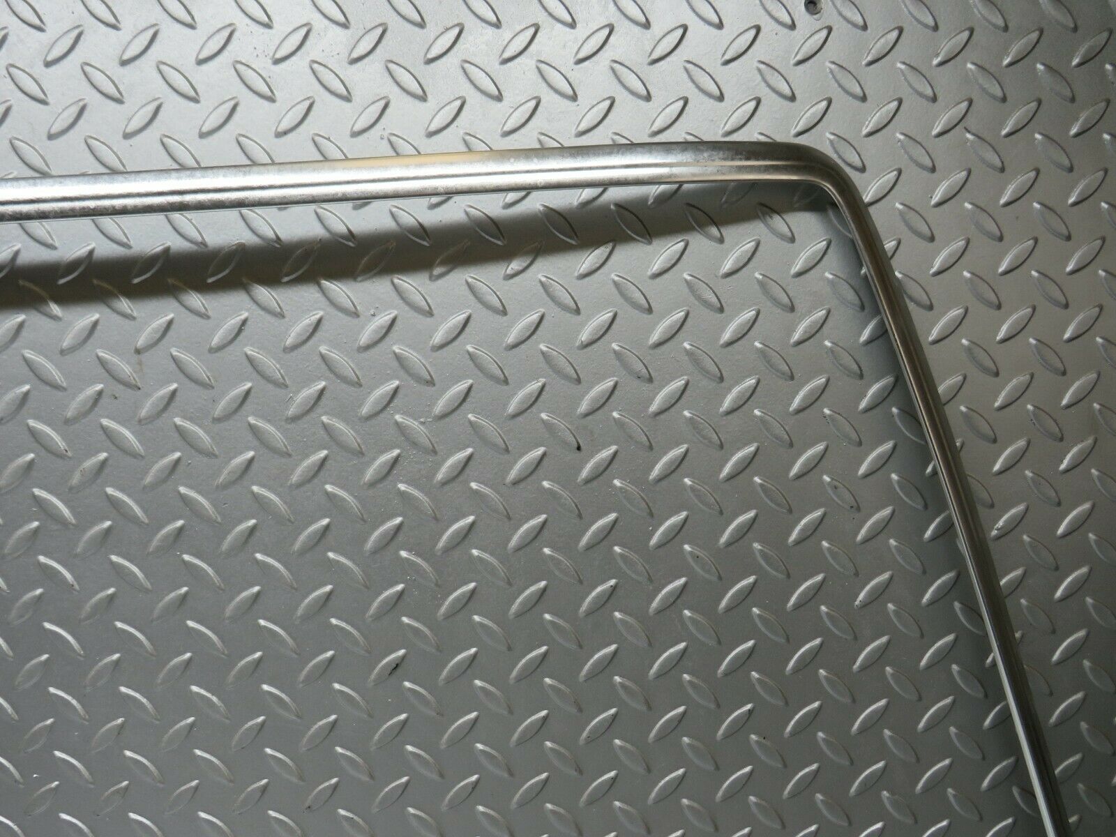 23404 Mercedes-Benz W116 350SE Front Windscreen Chrome Frame