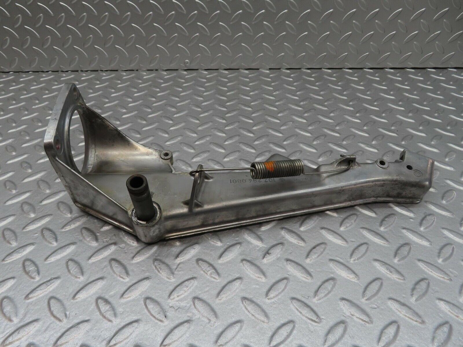 14004 Mercedes-Benz C107 280SLC Brake Pedal Bracket LHD 1072940801