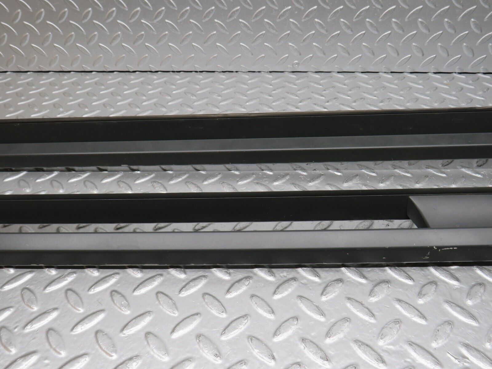 32584 Mercedes-Benz S124 300TE Wagon Roof Rack Rails Pair