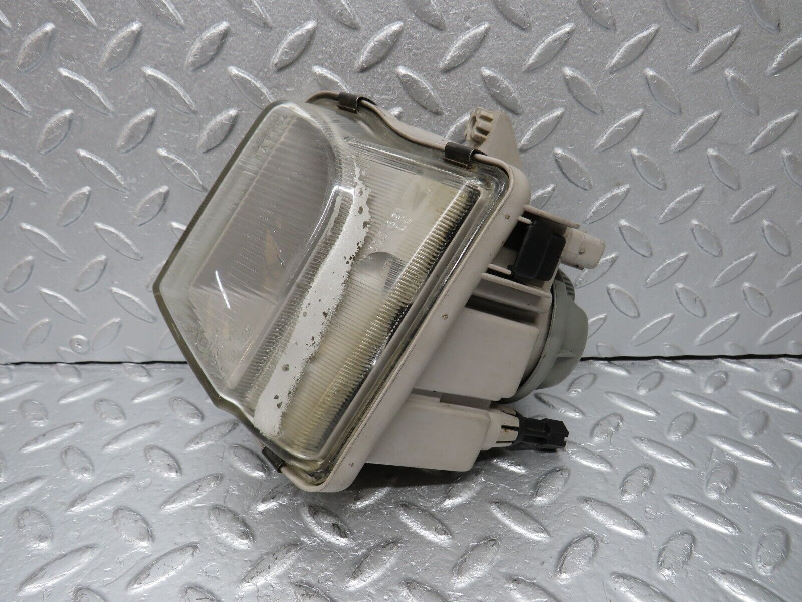 39611 Mercedes-Benz R129 320SL Coupe Front Left Fog Light Bosch 1305621696 1305230160 1305219028