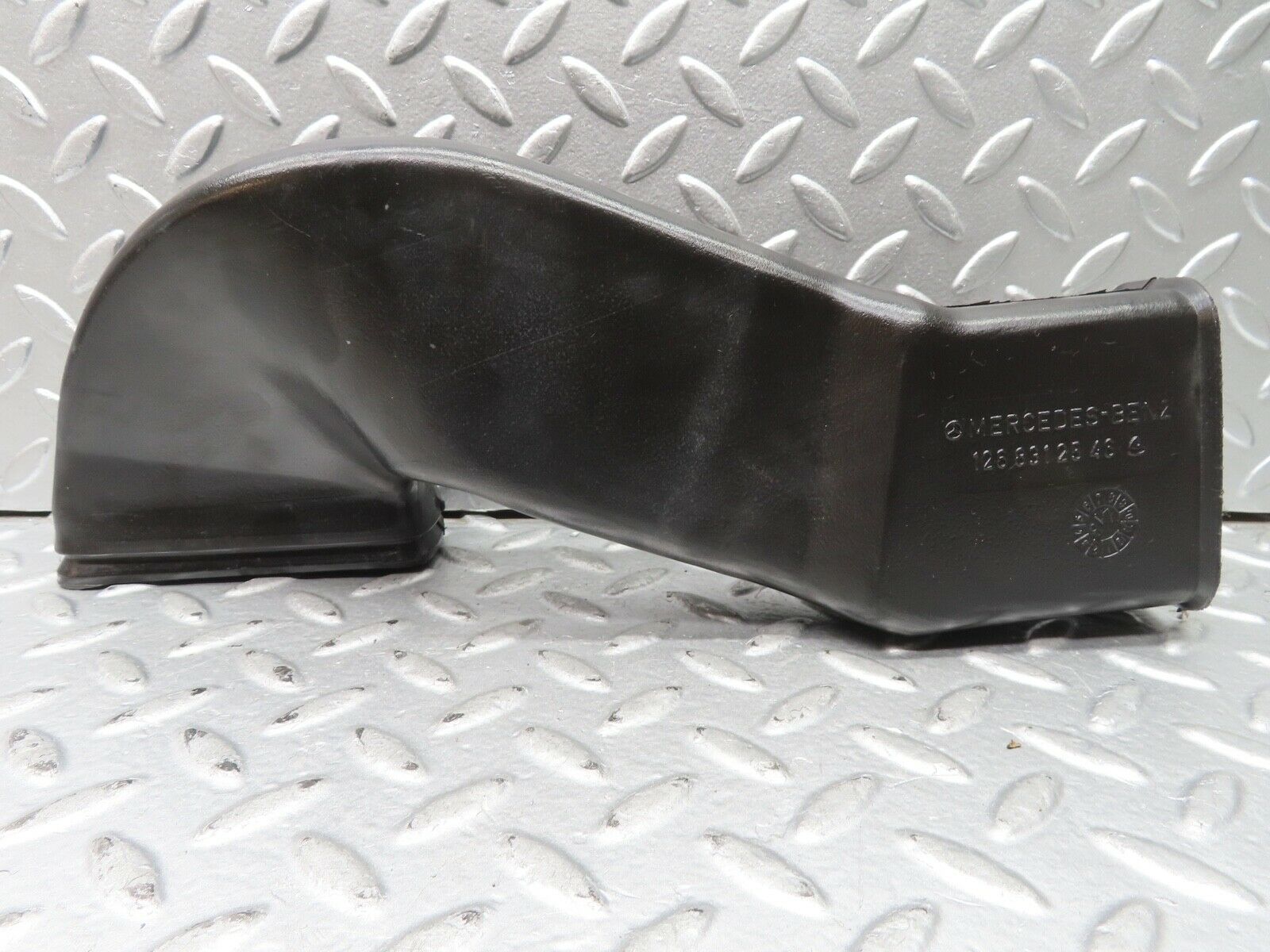 21711 Mercedes-Benz W126 300SE Dashboard Air Duct Right Side 1268312546