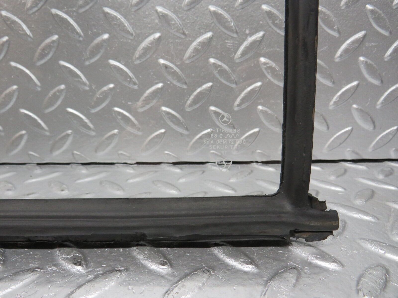31094 Mercedes-Benz W123 200D Rear Right Quarter Window 1237350224