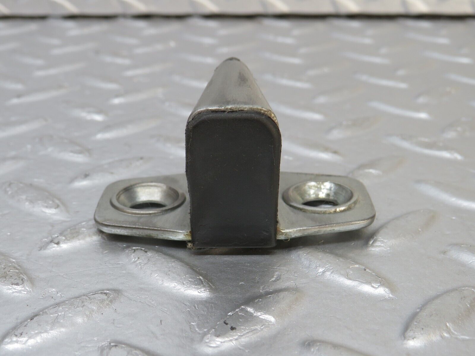 33898 Mercedes-Benz W124 260E Door Lock Latch