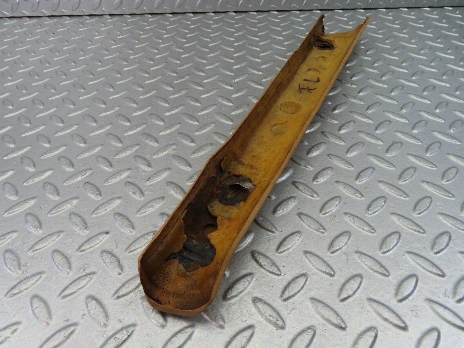 9932 Mercedes-Benz C123 230CE Coupe A Pillar Cover Left Beige