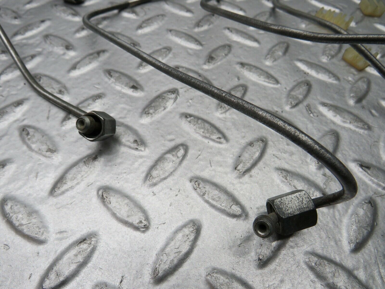 21792 Mercedes-Benz W126 300SE Fuel Line Hose Set