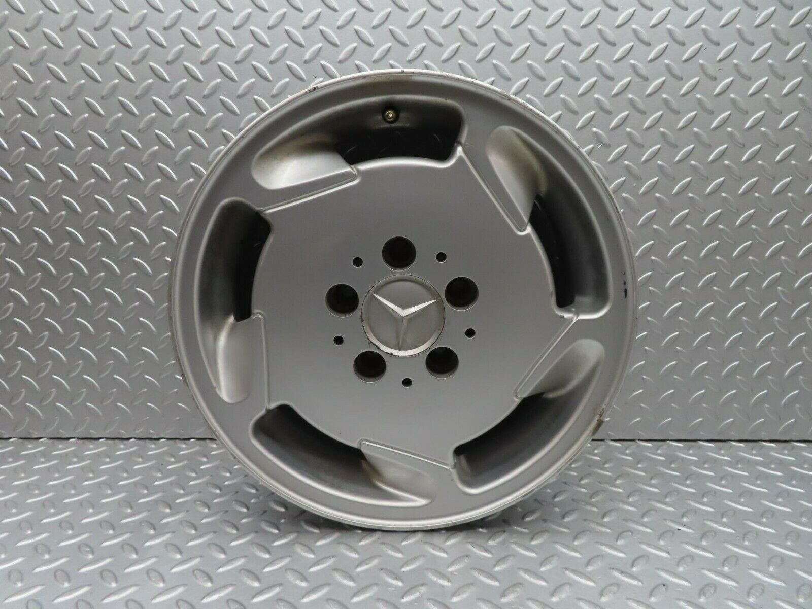 12108 Mercedes-Benz Alloy Wheel 7Jx15H2 ET37 2024010602